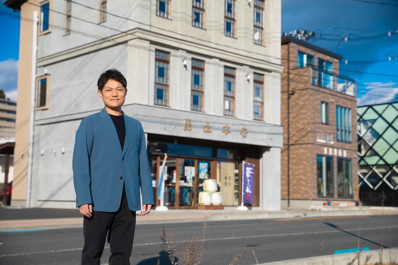 加藤 拓馬／一般社団法人まるオフィス 代表理事<br />
兵庫県出身。2011年早稲田大学文化構想学部卒業後、東日本震災を機に宮城県気仙沼市へ移住。2015年一般社団法人 まるオフィスを設立。探究学習コーディネーターとして活動する