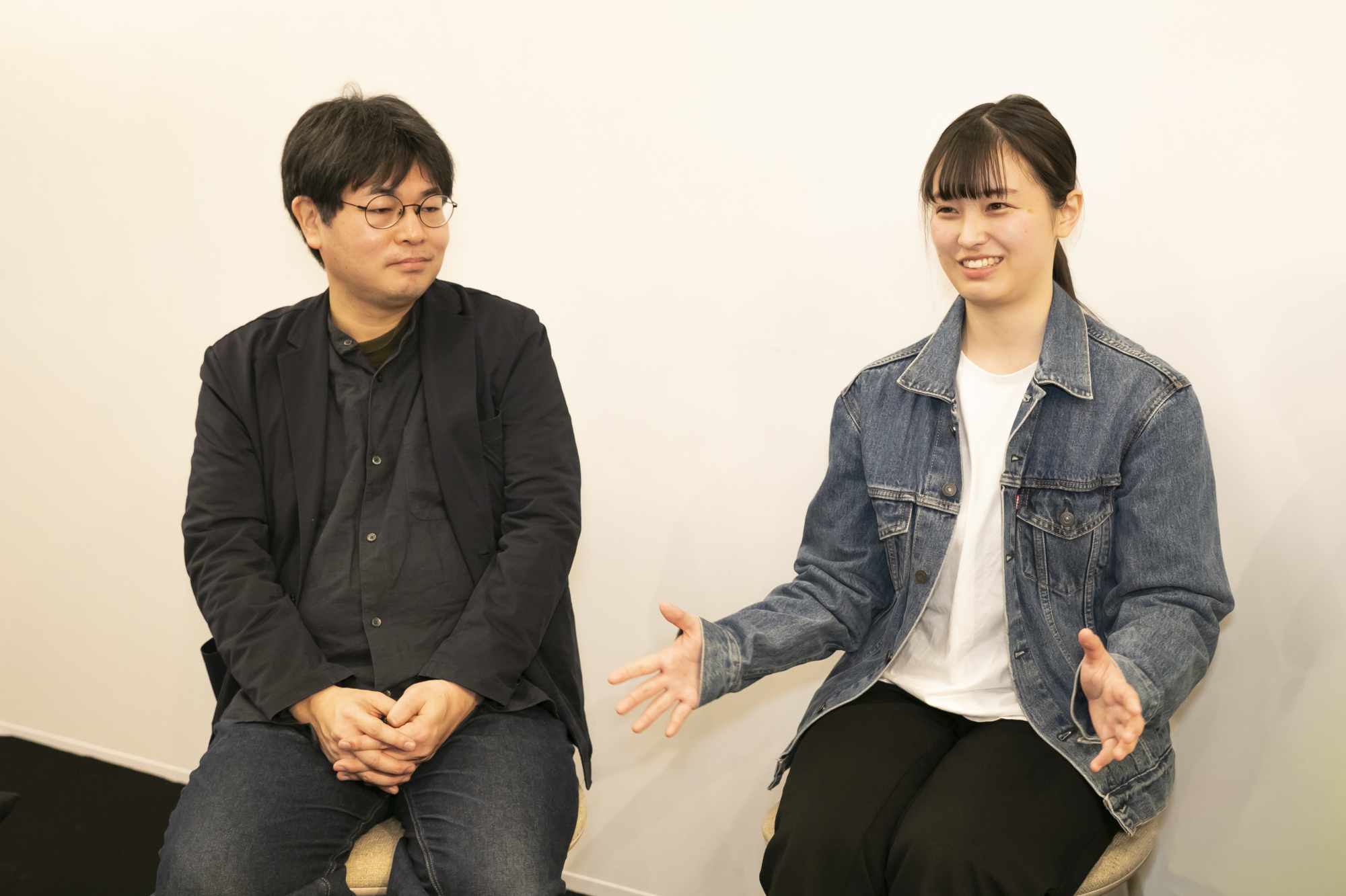 どらま館Labでの活動は初となった山本さん（左）と、高校生から芸能活動をしている山下さん（右）