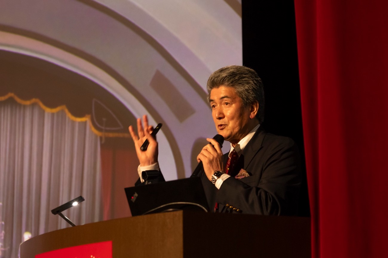 早稲田大学本庄高等学院 学院長　半田亨
