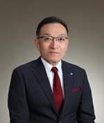 ［担当業務］<br />
教学統括、入試、広報部門総括、社会連携・募金<br />
<br />
［現職］<br />
教育・総合科学学術院教授<br />
<br />
［学歴］<br />
早稲田大学第一文学部卒業、同大学院文学研究科修士課程修了、同博士課程退学、早稲田大学より博士（文学）学位取得<br />
<br />
［役職歴］<br />
教育・総合科学学術院長、教育学部長、教職支援センター所長、理事、常任理事等歴任