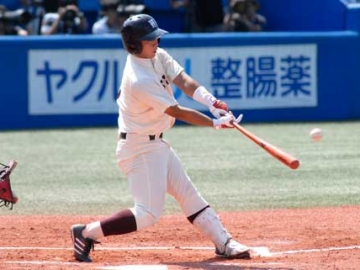 Sugiyama hits a homerun for another valuable run