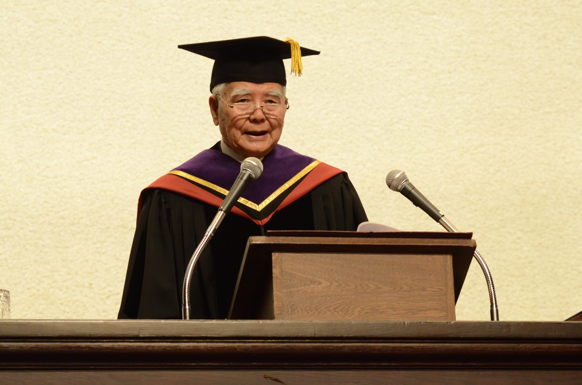 Waseda confers an honorary doctorate upon Emeritus Professor Gao Mingxuan at Renmin University of China