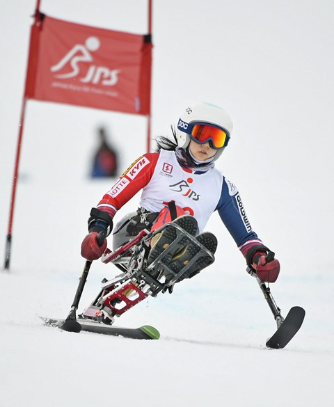 Student wins gold in 2017 IPC Alpine Skiing World Cup in Hakuba
