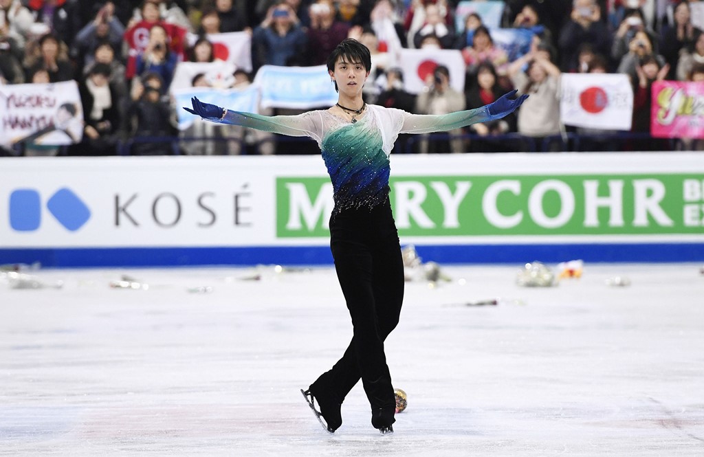 Hanyu lands four quadruple jumps and wins World Championships
