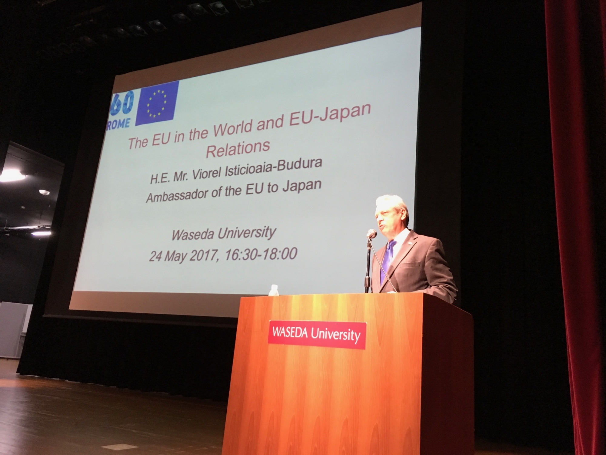 Ambassador of European Union visits Waseda University