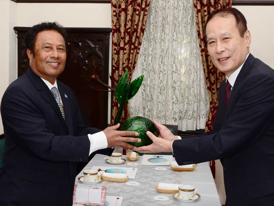 President of Palau Remengesau visits Waseda