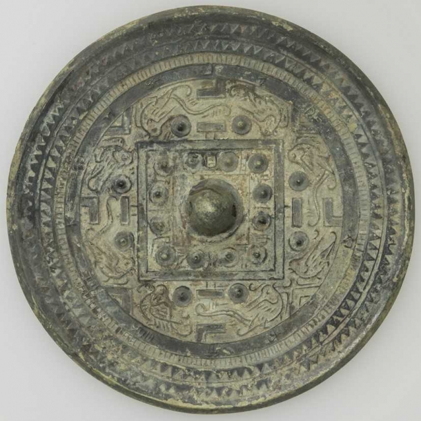 Gifts to Aizu Museum