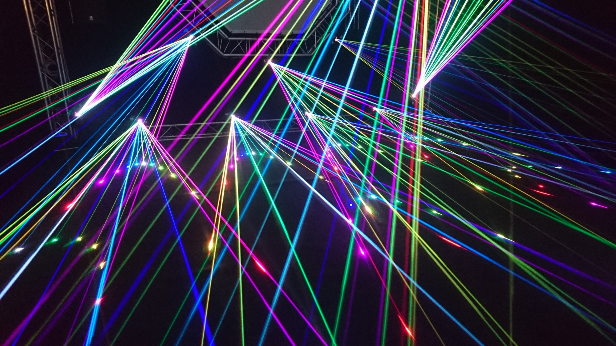 Material processing with very little thermal influence by extreme ultraviolet laser