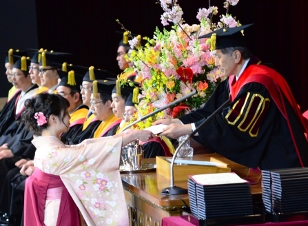 Graduation ceremonies for Spring 2019 held at Waseda Arena for the first time