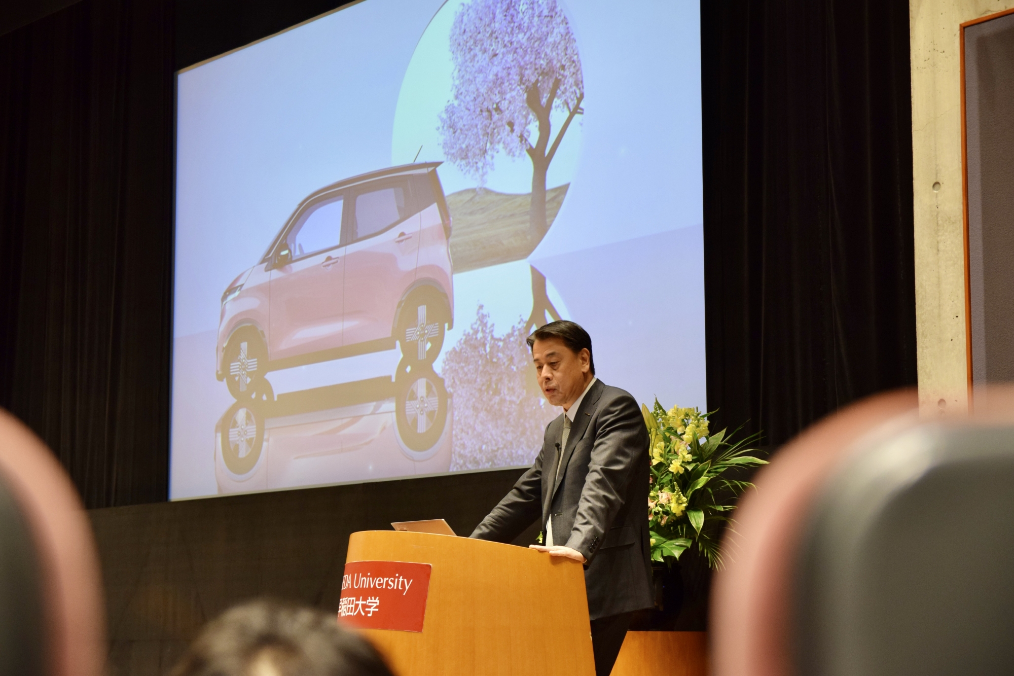 Paving the road to diversity in the automobile industry: Nissan’s CEO comes to Waseda