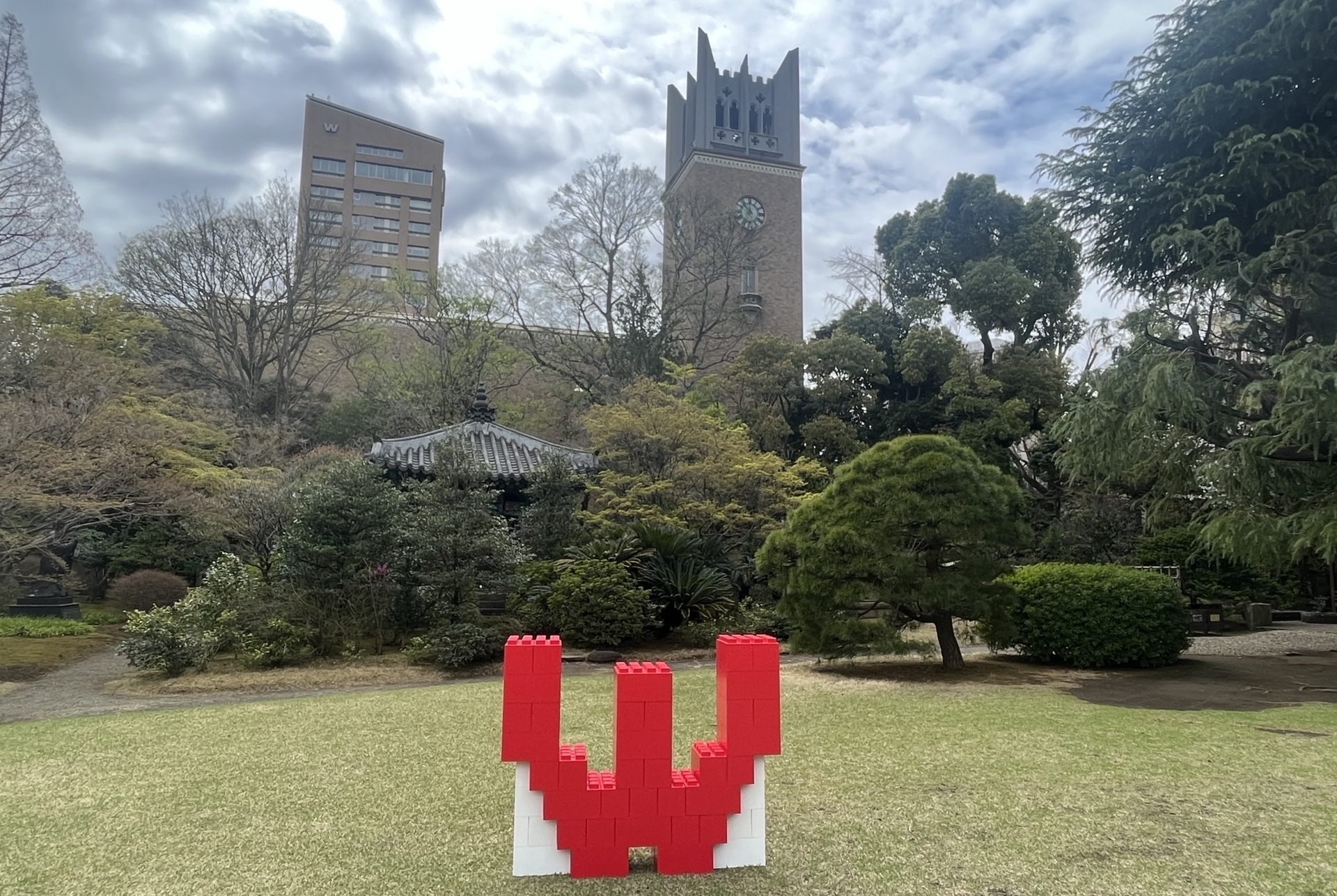 Photo spots on Waseda Campus to welcome our new students!