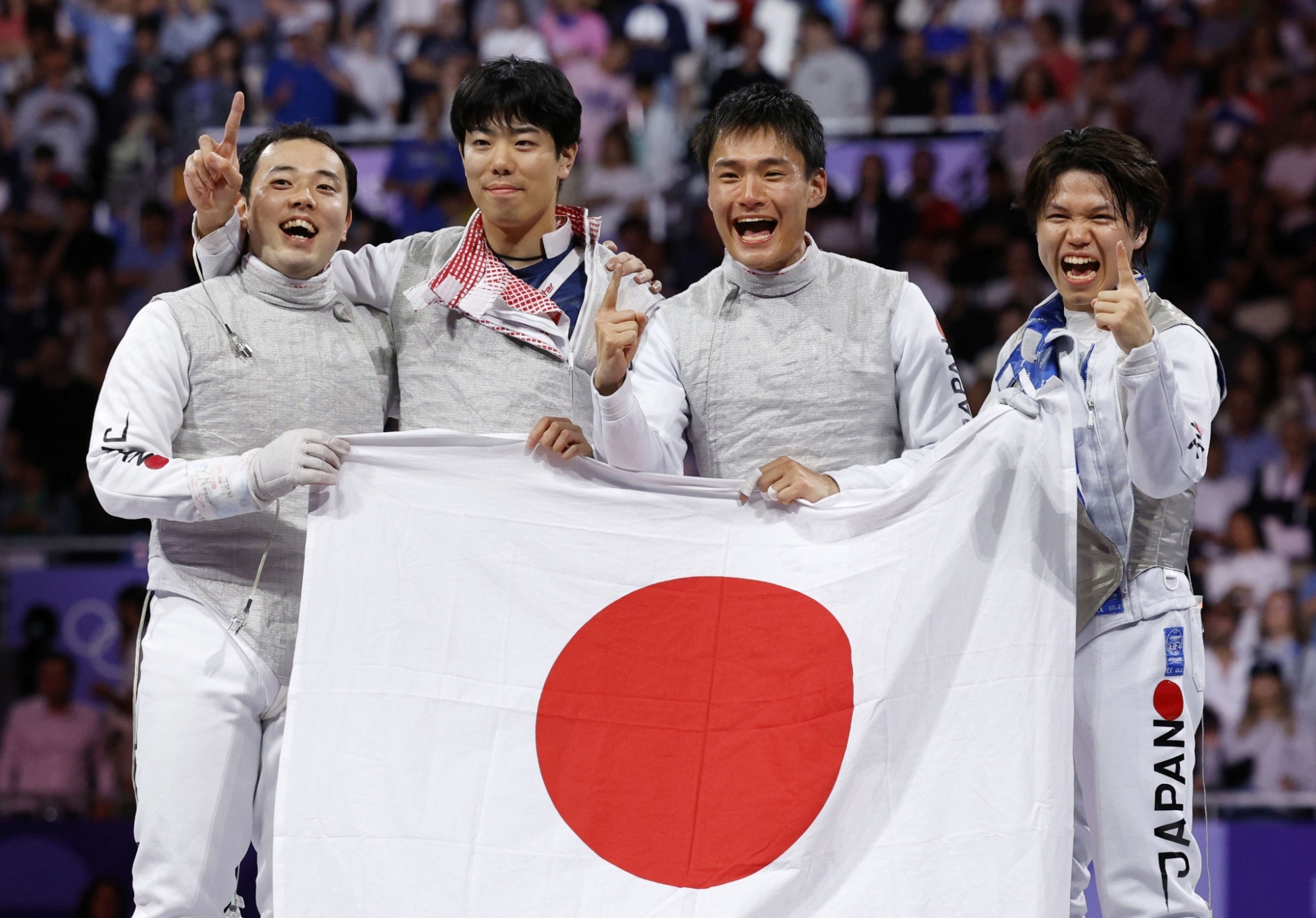 Two More Medals for Waseda Alumni: Matsuyama Wins Gold in Men’s Team Foil, Kano Wins Silver in Men’s Team Épée