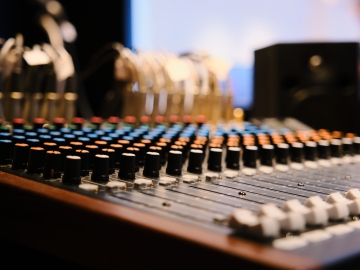 Discover Season 2 of the English Podcast: Eight Conversations About Research That Shapes Our World