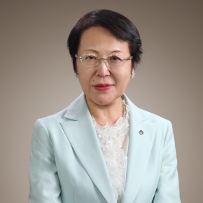 Senior Auditor<br />
Professor Emerita