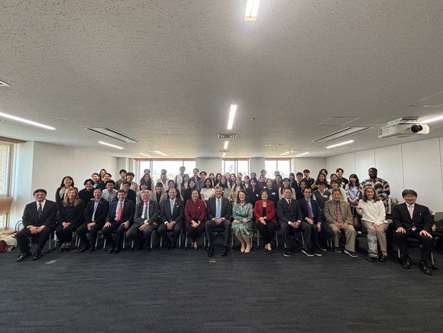 Waseda Students Given Chance to Engage in Dialogue with U.S. Policymakers