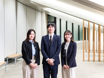 Waseda Alumni Look Back at Job Hunting After Beginning Work