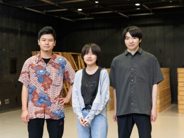 Three Students Unlock the Treasure Trove of Waseda Theater