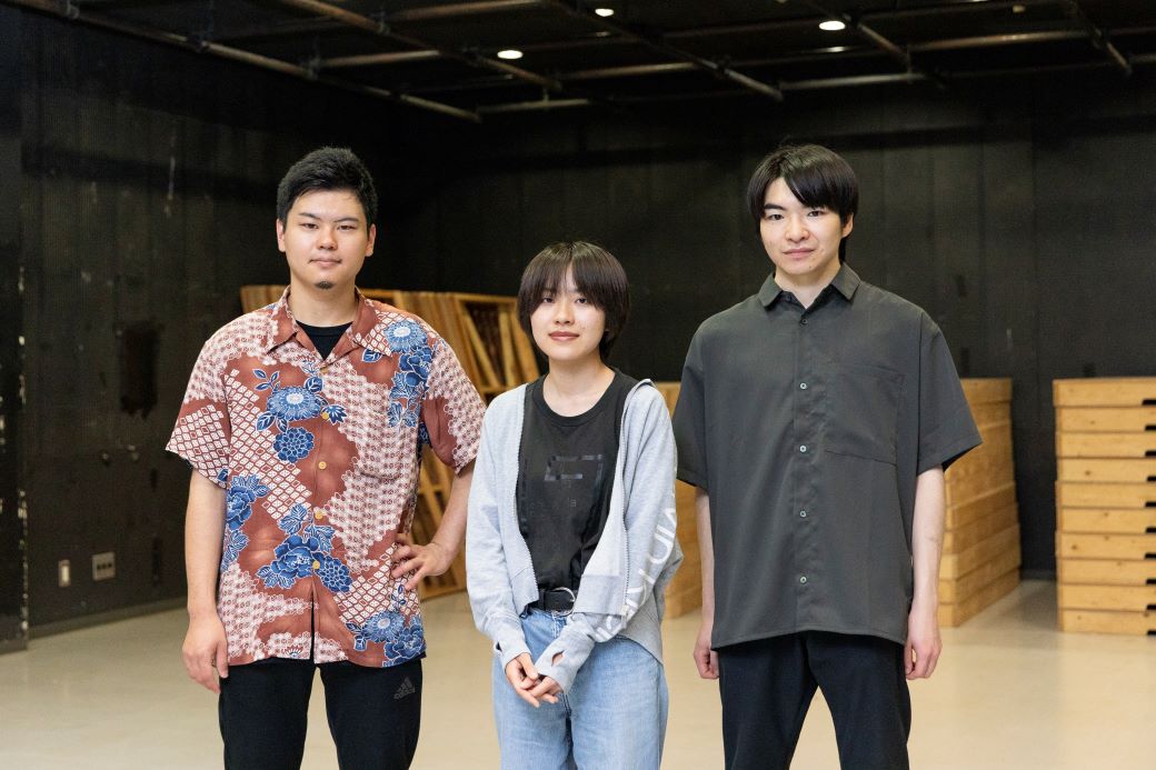 Three Students Unlock the Treasure Trove of Waseda Theater