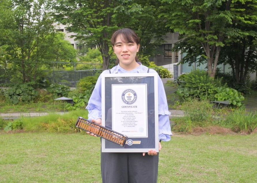 Tsujikubo Takes on the Challenge to Become an Abacus Master and Reclaim Her Guinness World Record