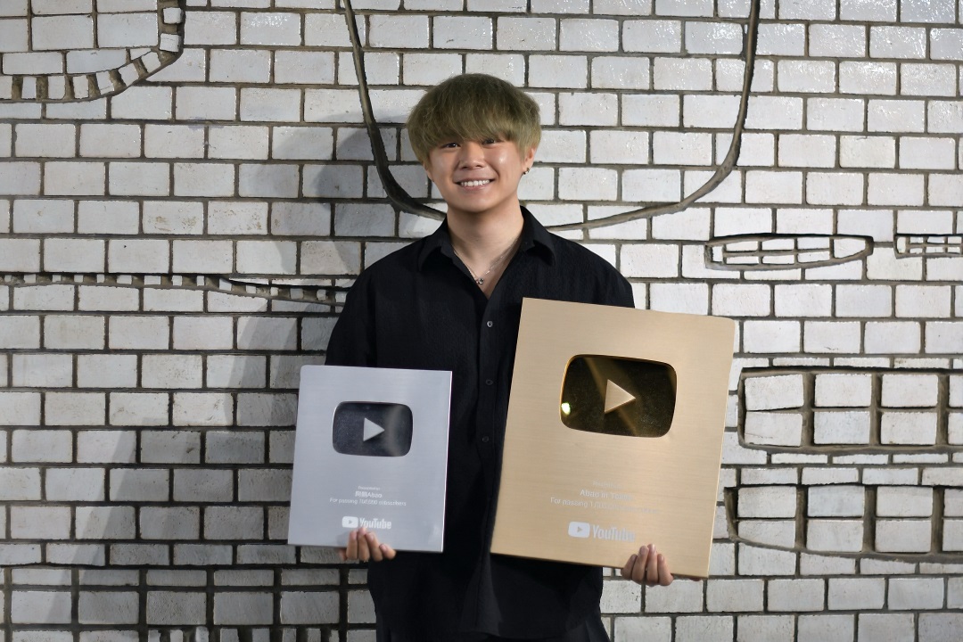 Waseda Weekly Interviews Student YouTube Creator with 1.8 Million Followers