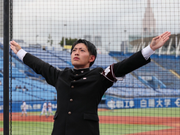 Cheerleading Club Captain Toyoshima Shares His Love of Waseda