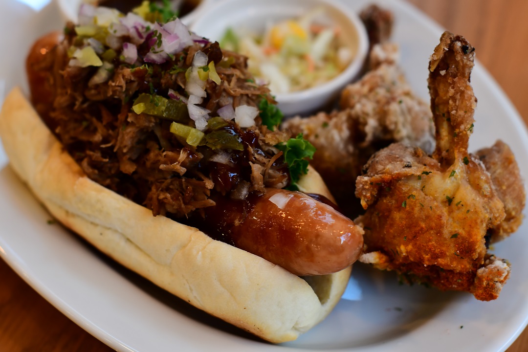 Waseda Weekly Student Reporter Visits New Go-To Gourmet Hot Dog Restaurant