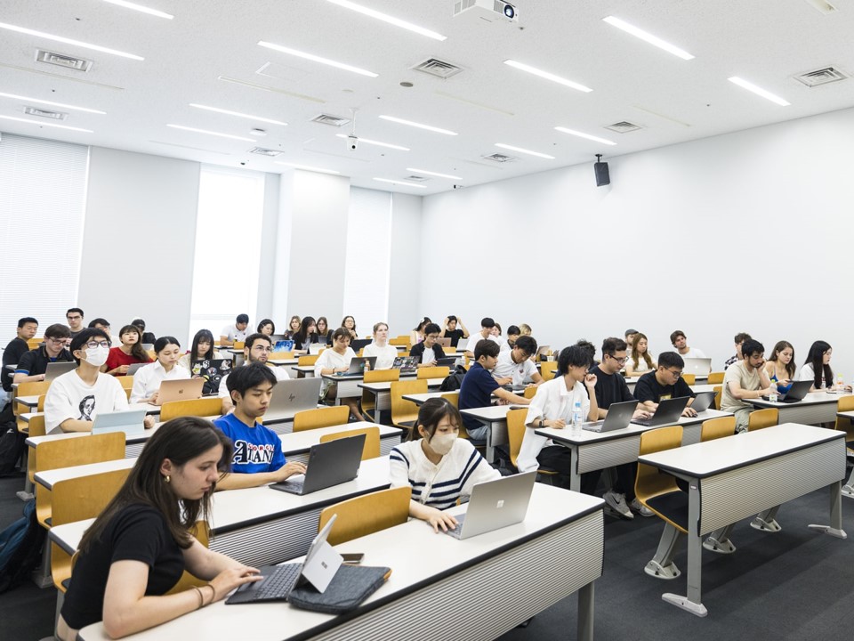 Waseda University Student Survey Report Vol.1