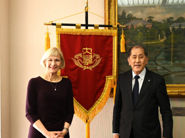 Delegation from the University of Queensland visits Waseda