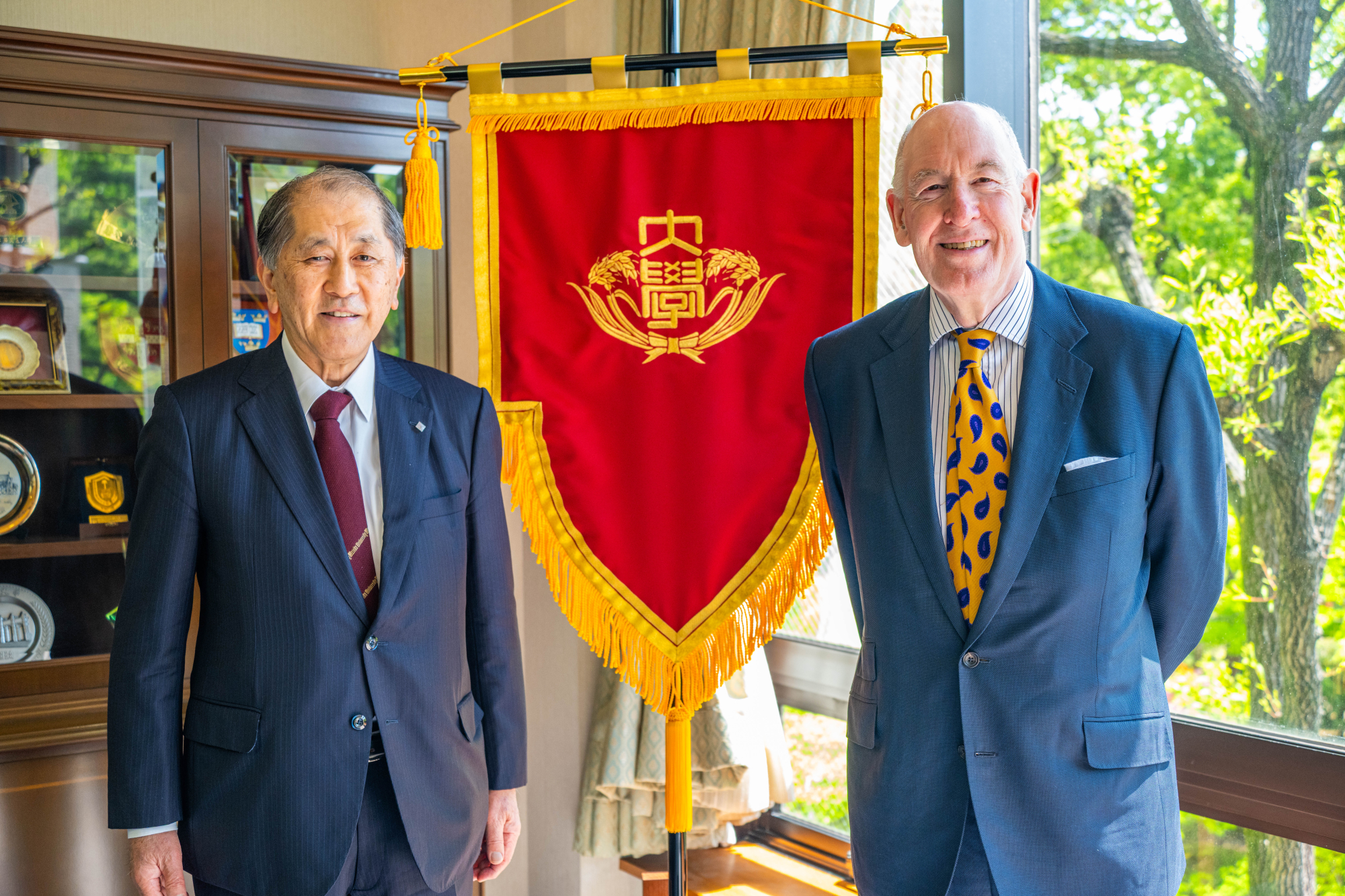 Warden of New College, University of Oxford visits Waseda University