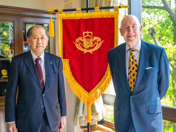 Warden of New College, University of Oxford visits Waseda University