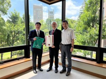 Vice President of De La Salle University Visits Waseda University