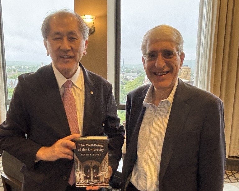 President Tanaka visits The Ohio State University and Yale University