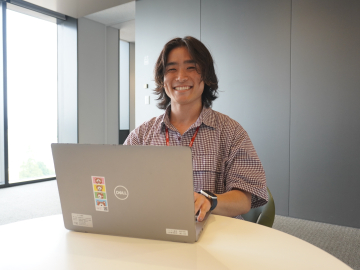 An Interview with Admin Staff Raimu Mabuchi: Supporting Student’s Independence From Waseda to the World